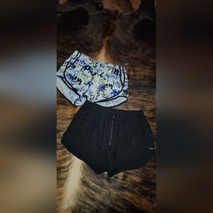 CALVIN Klein Short pair!